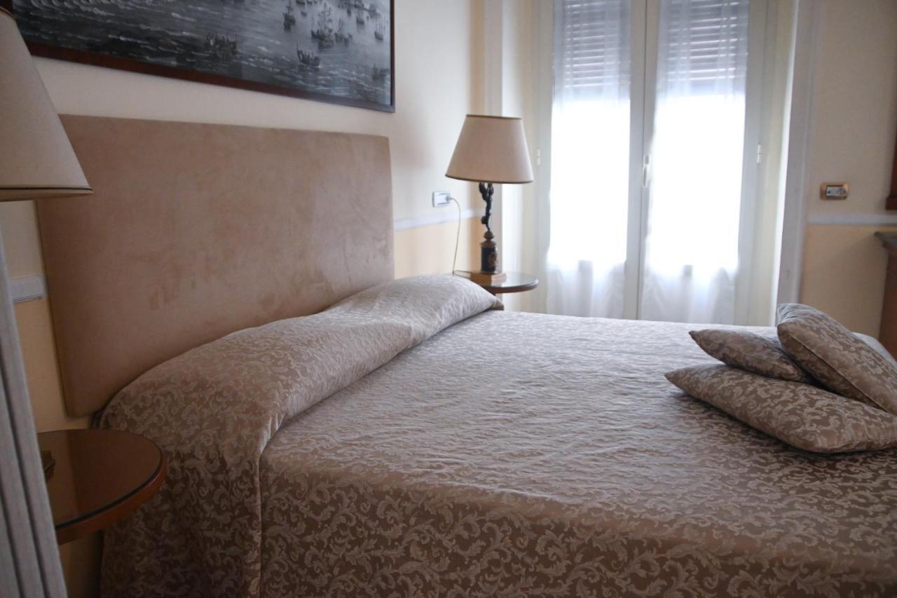 Pagina Storica Di Napoli Apartment Bagian luar foto